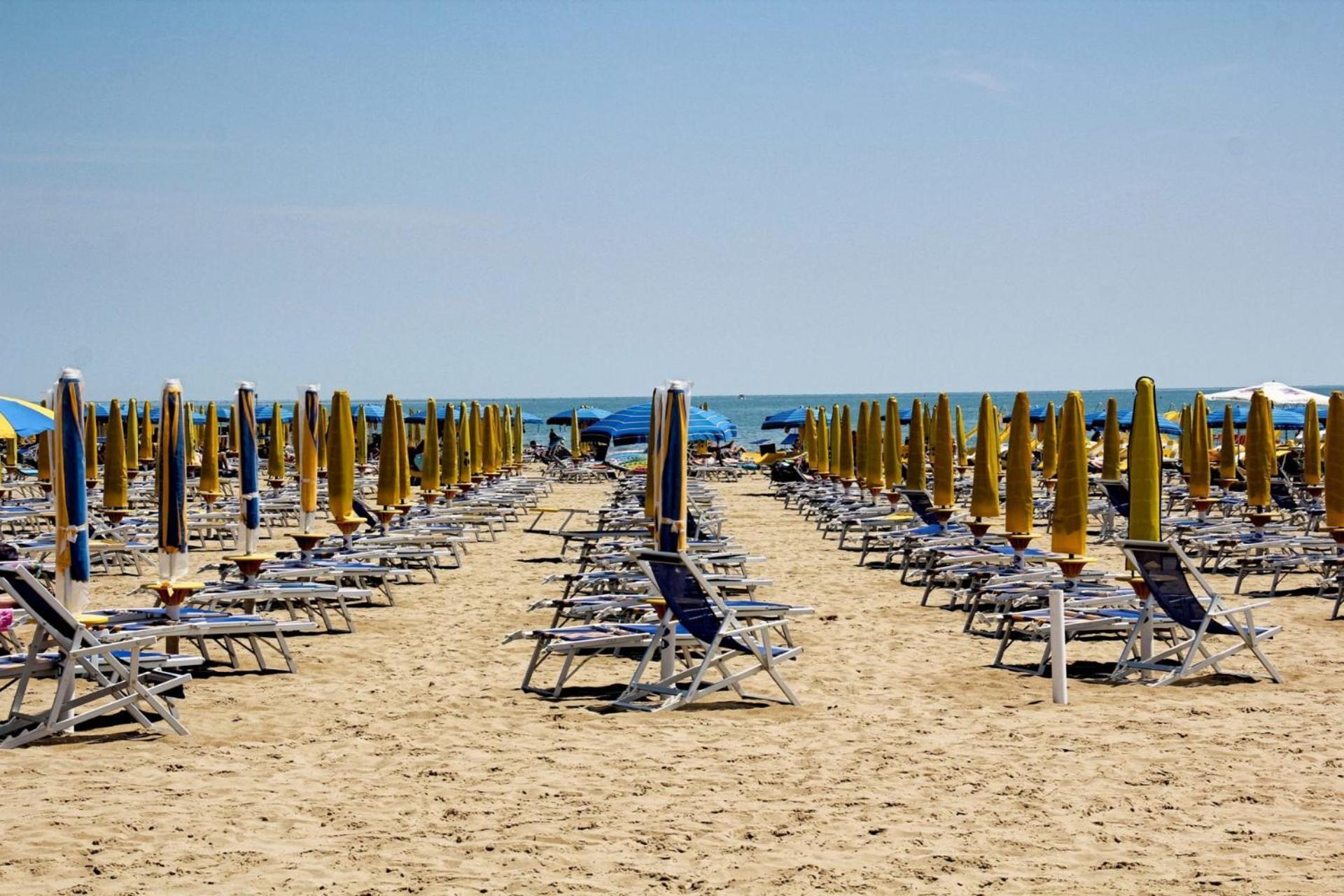 Piazza Mazzini Appartamento A 2 Passi Dal Mare. ليدو دي يسولو المظهر الخارجي الصورة